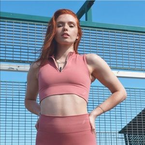 Sports bra/workout top